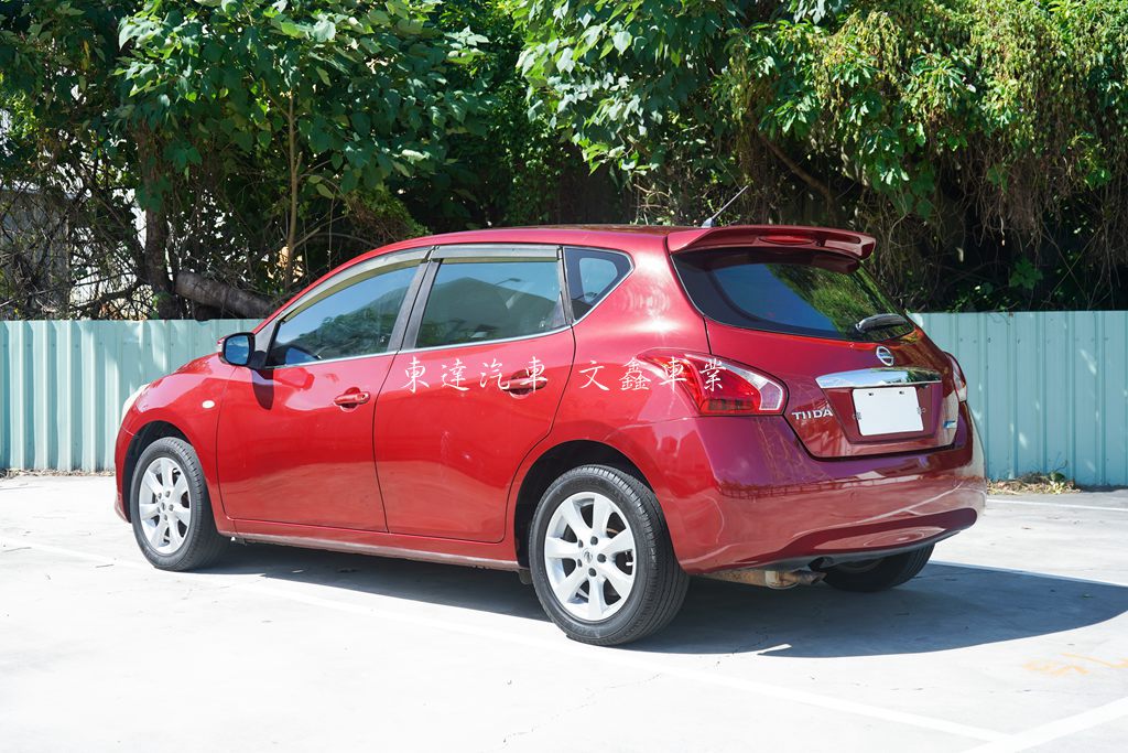 Nissan 2016 Tiida 5D 1.6傳奇版6
