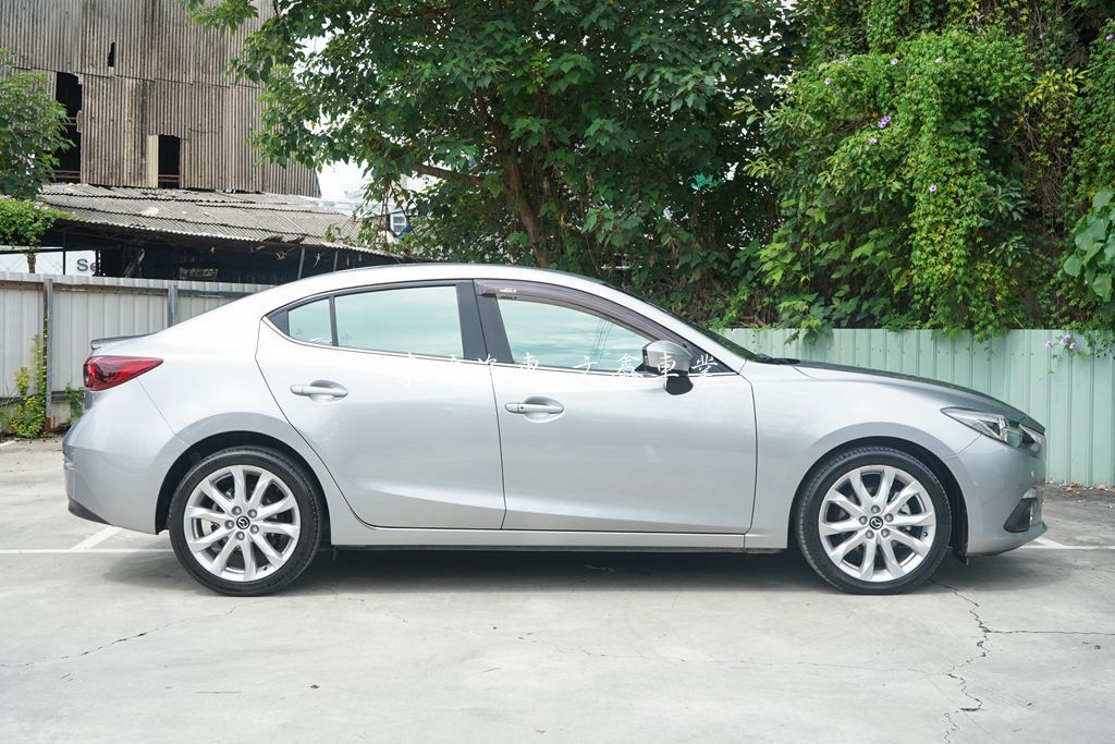 MAZDA 2015年 馬3 四門 2.0頂級型 3