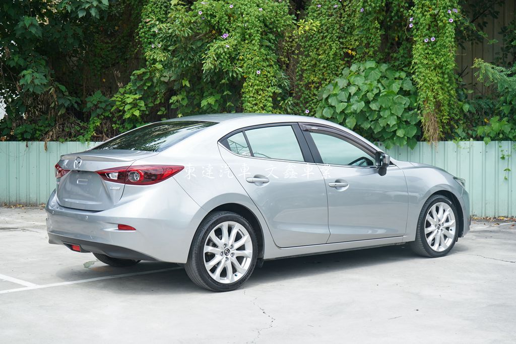MAZDA 2015年 馬3 四門 2.0頂級型 4