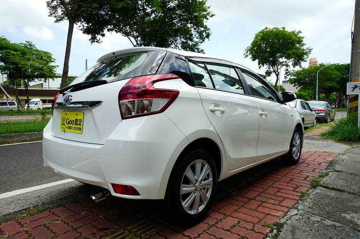 15年toyota Yaris 1 5 法拍車 代標車專區 台南東達汽車可協助代標 代拍法拍車 中古車 二手車服務
