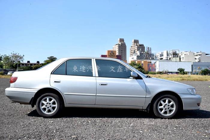 Toyota premio 2000