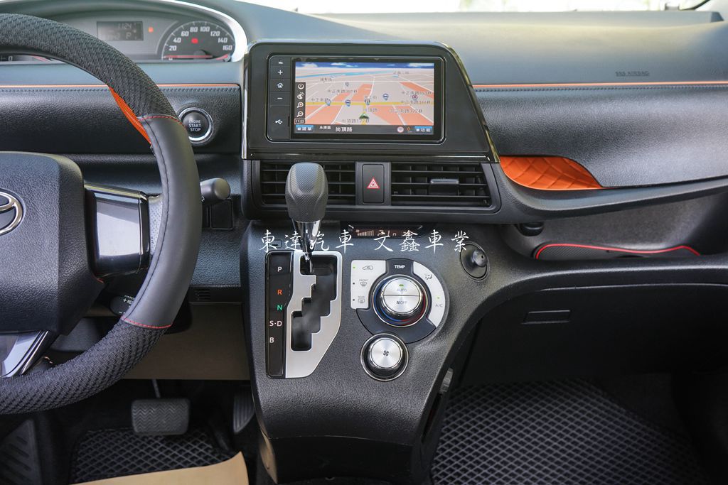 Toyota 2017 Sienta 5人座 1.8豪華17