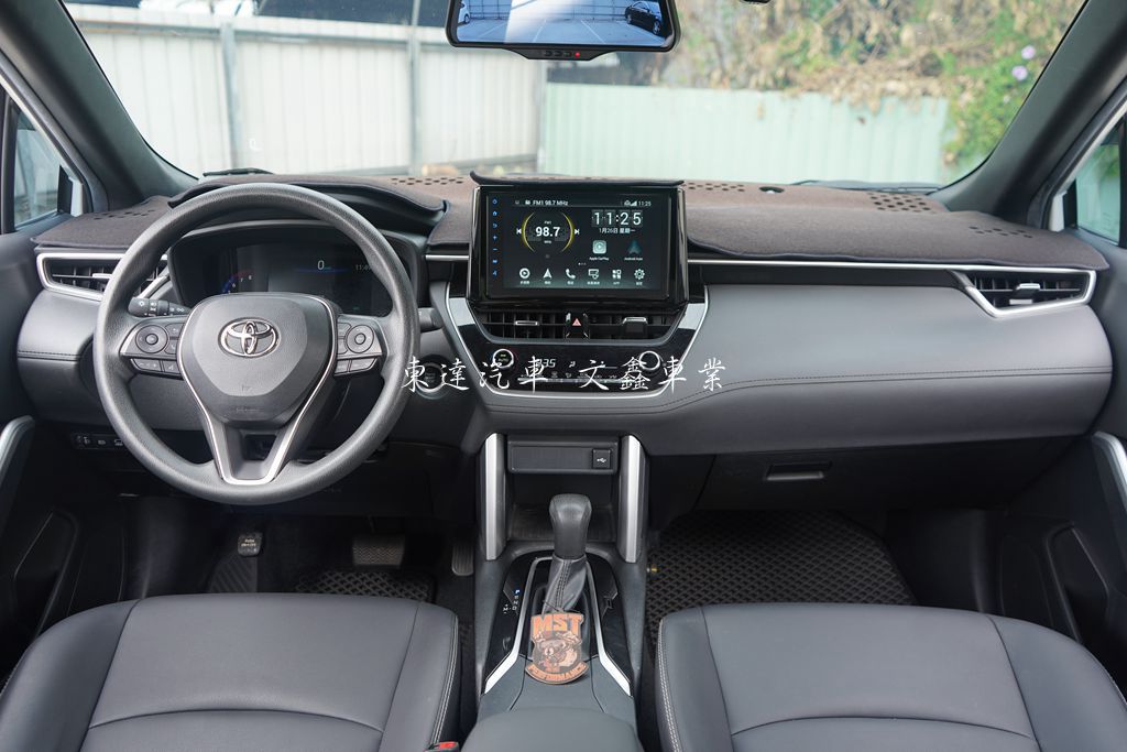 Toyota 2022 Corolla Cross 1.8尊爵11