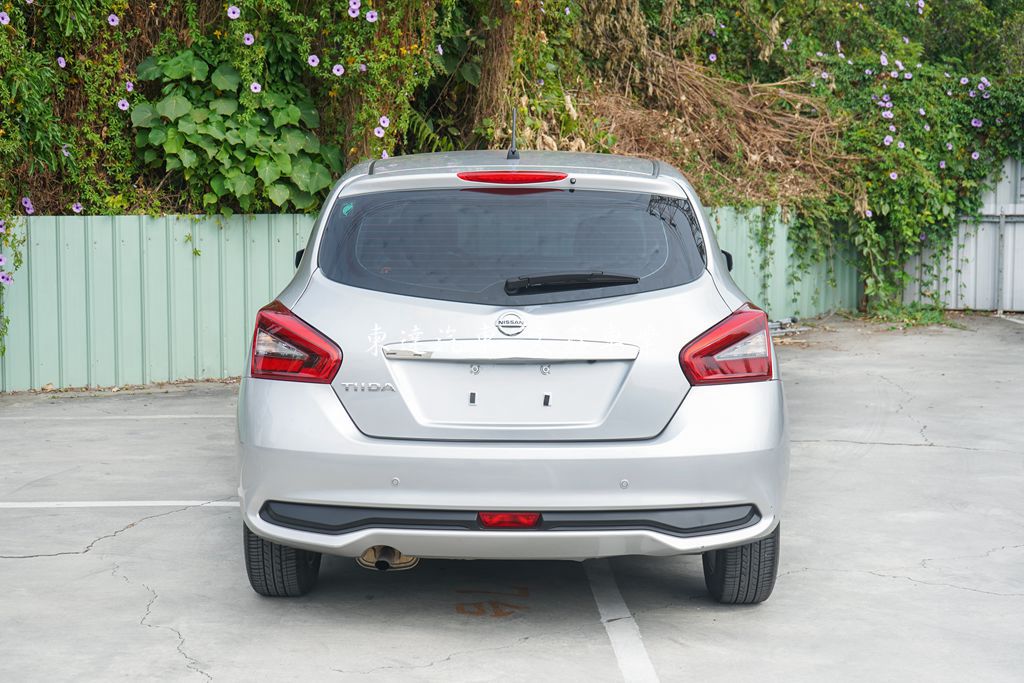 Nissan 2022 Tiida 5D 1.6豪華版5