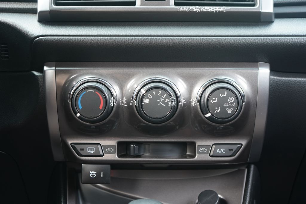 TOYOTA 2016 YARIS 1.5雅緻19