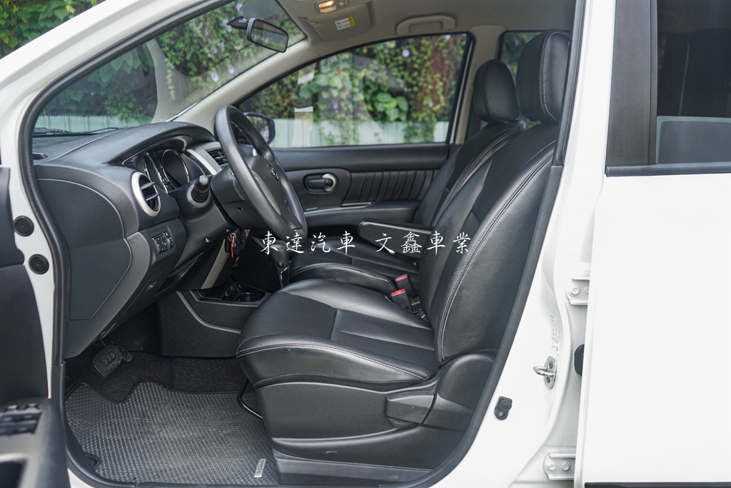 NISSAN 2020 LIVINA 1.6五人座 行家皮椅版9