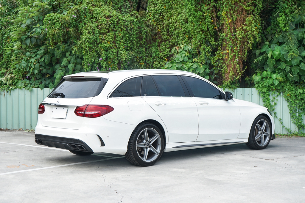 M-BENZ 2018年 C200 2.0 Sedan4