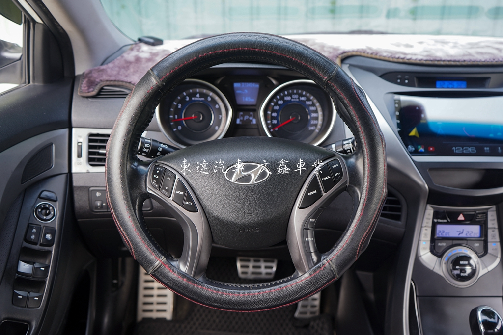 現代 2014 ELANTRA 1.8 GLS旗艦型15