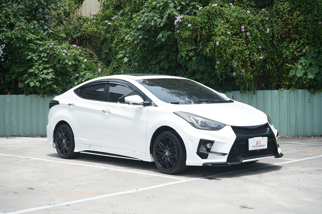 現代 2014 ELANTRA 1.8 GLS旗艦型2
