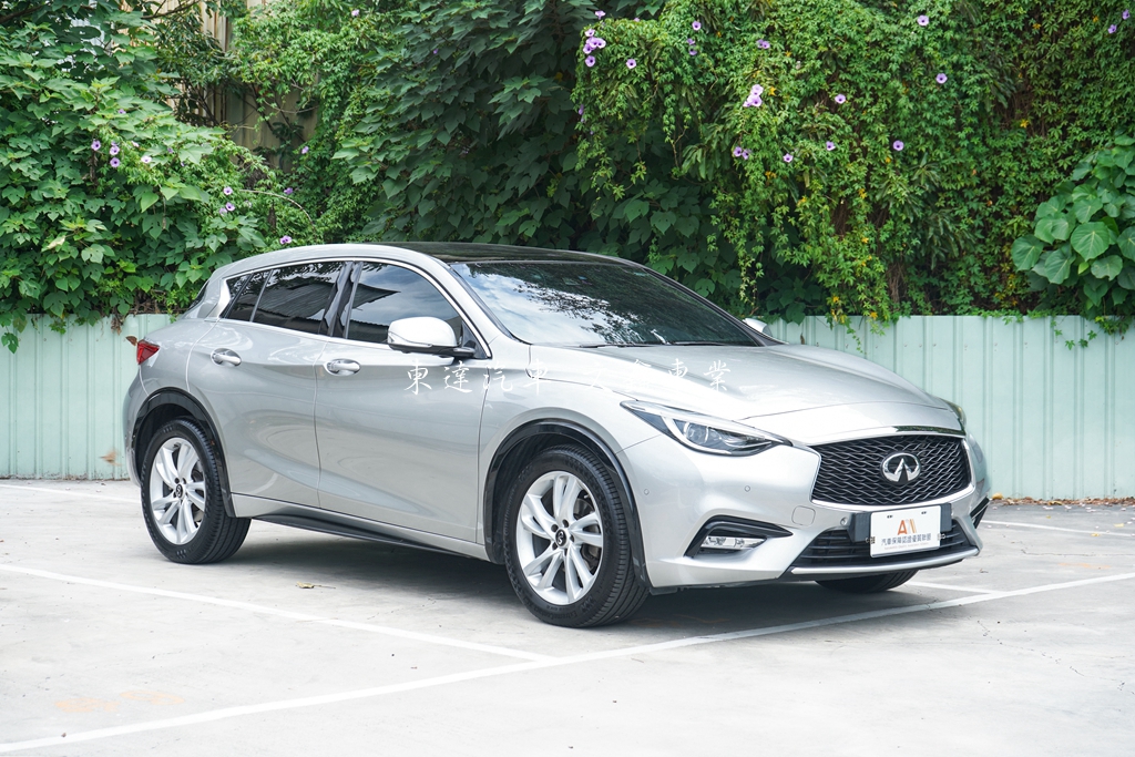 Infiniti 2018 Q30 1.6t風尚版2