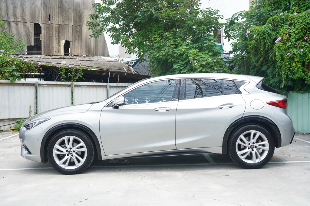 Infiniti 2018 Q30 1.6t風尚版7