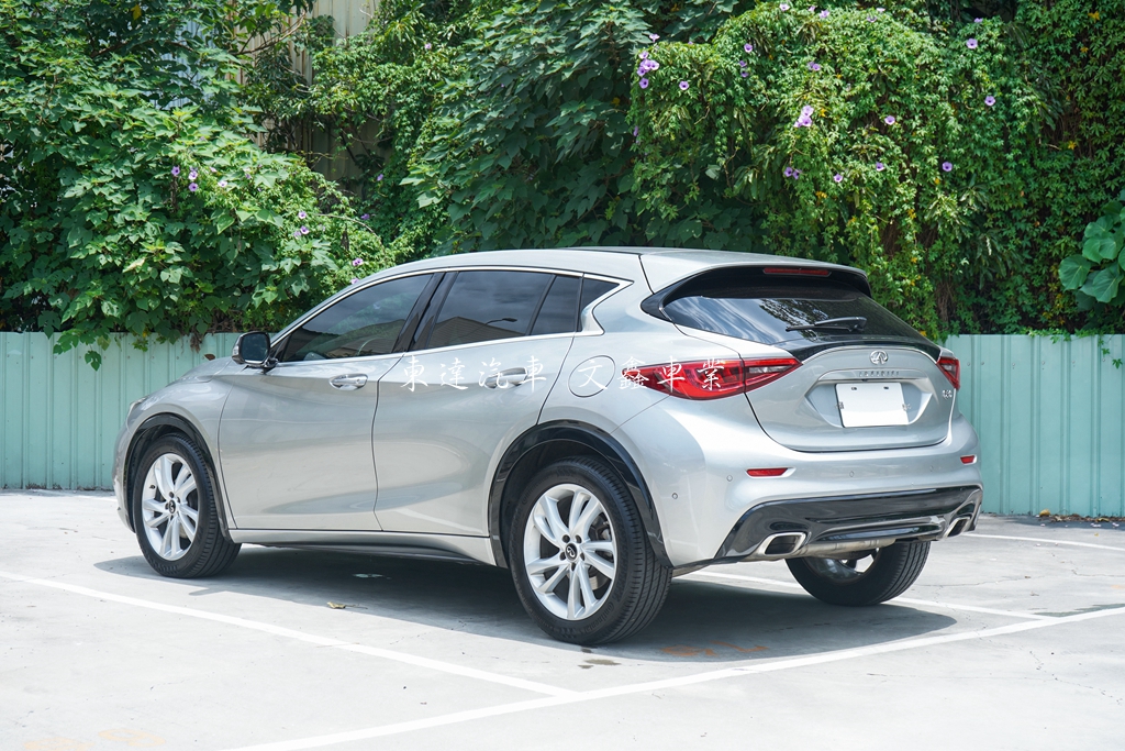 Infiniti 2018 Q30 1.6t風尚版6