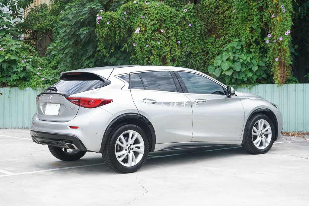 Infiniti 2018 Q30 1.6t風尚版4