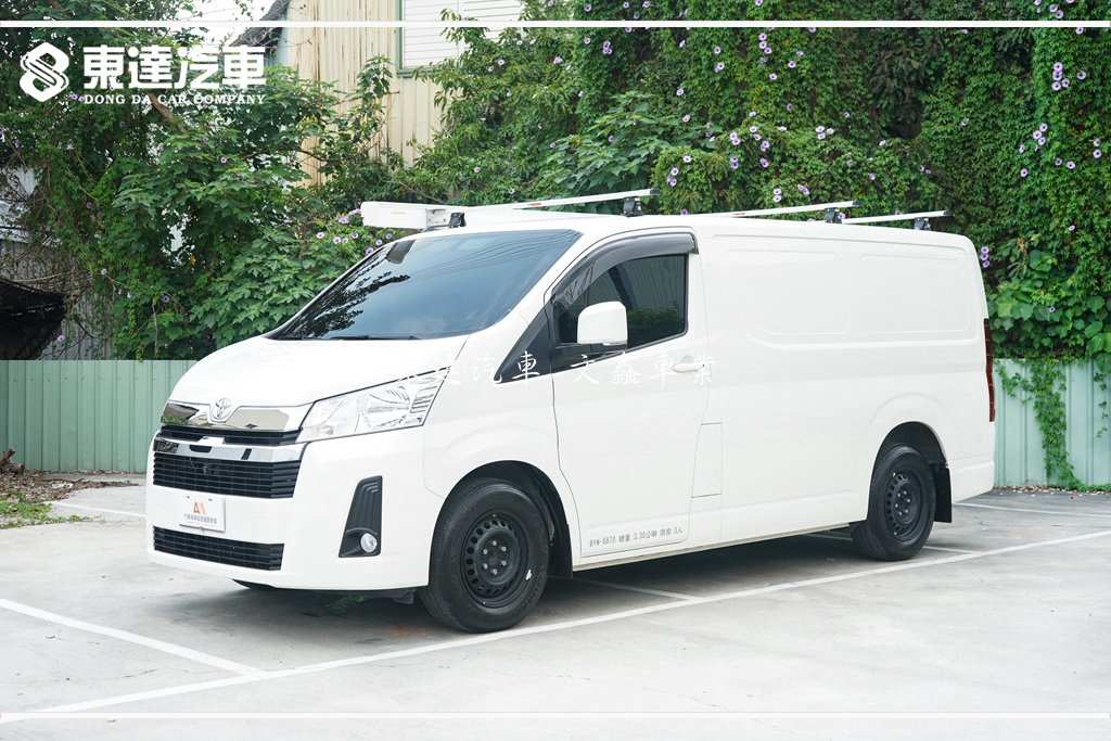 TOYOTA 2024 HIACE 2.8L