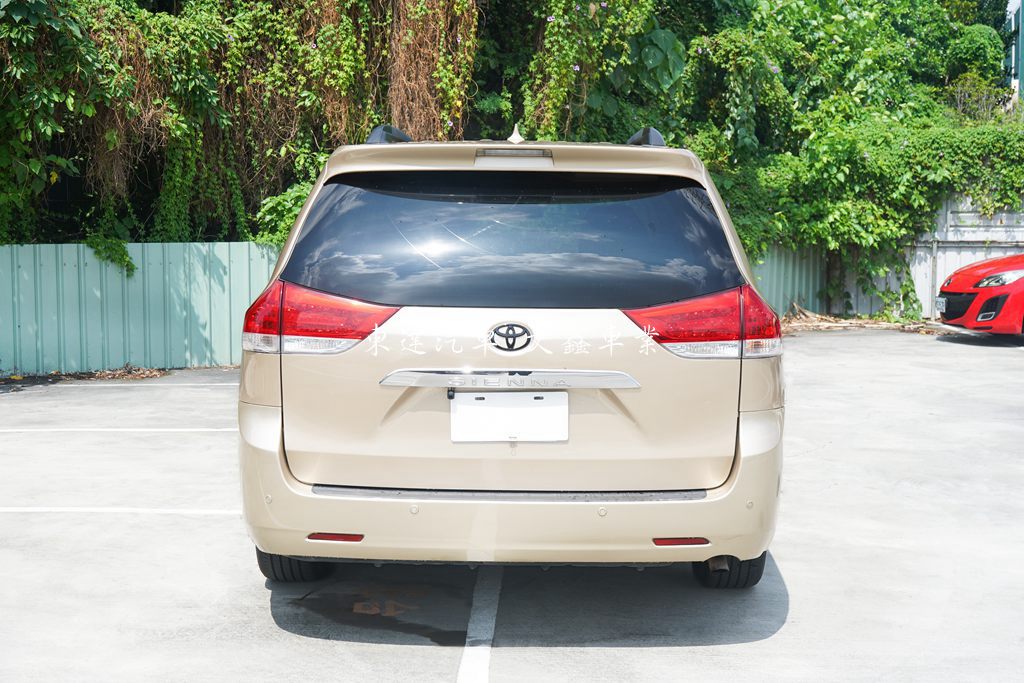 TOYOTA 2010 SIENNA 3.5 LIMITED｜豪華七人座5