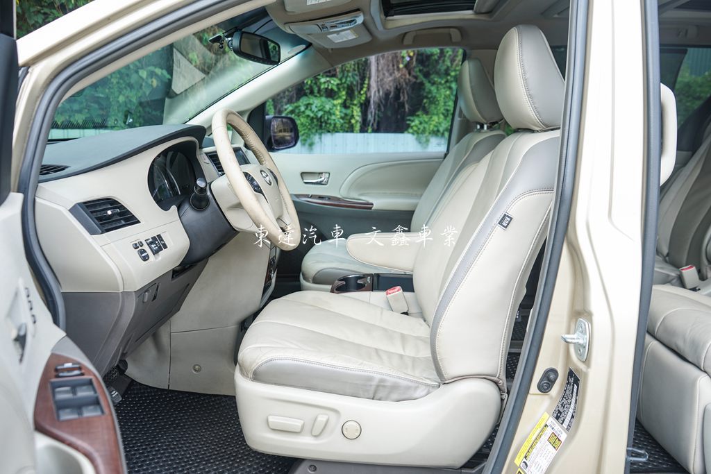 TOYOTA 2010 SIENNA 3.5 LIMITED｜豪華七人座9