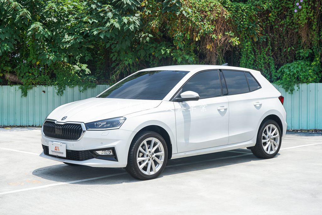 SKODA 2024 Fabia 1.0 TSI豪華動能版0