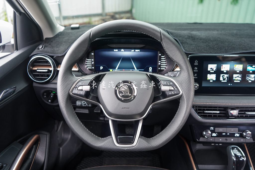 SKODA 2024 Fabia 1.0 TSI豪華動能版12