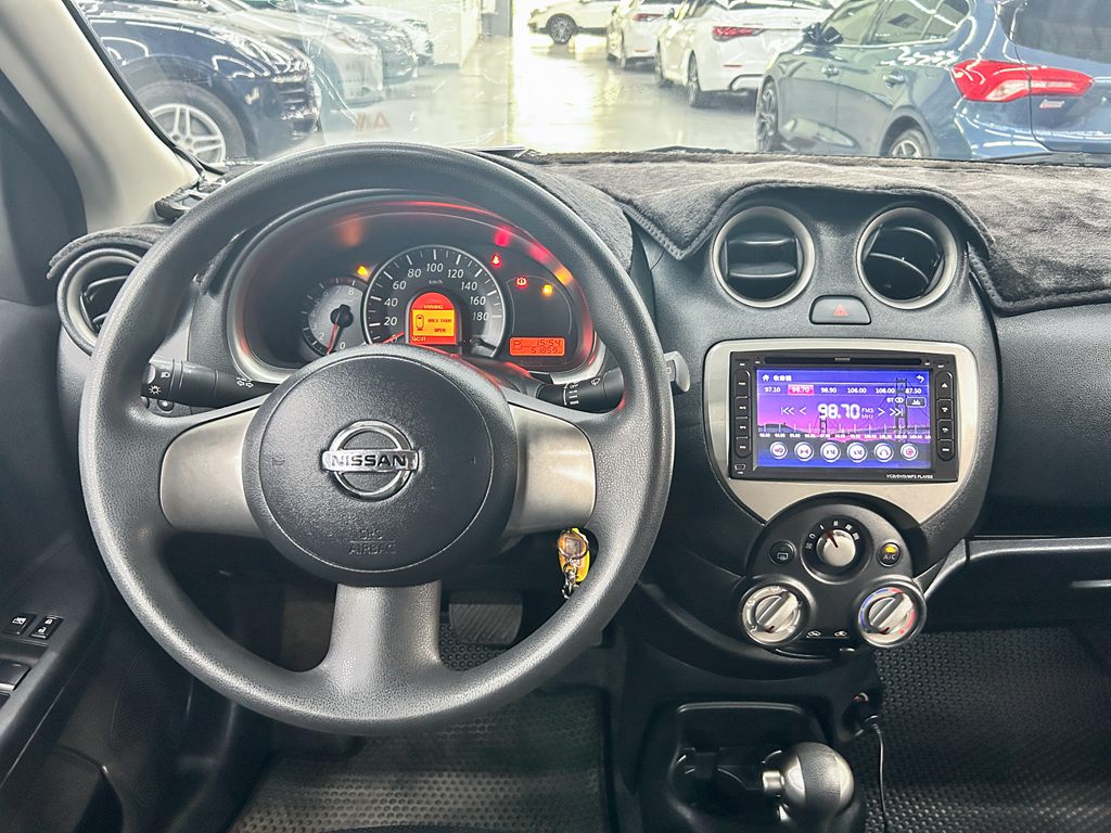 2016 Nissan March 1.5傳奇版11