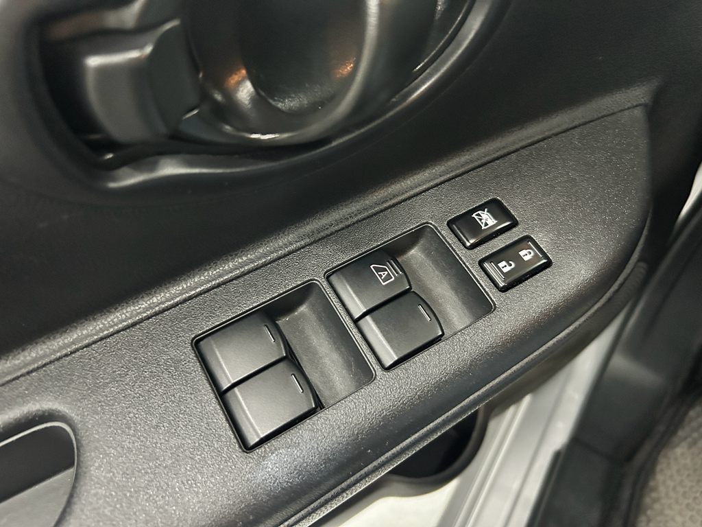 2016 Nissan March 1.5傳奇版14