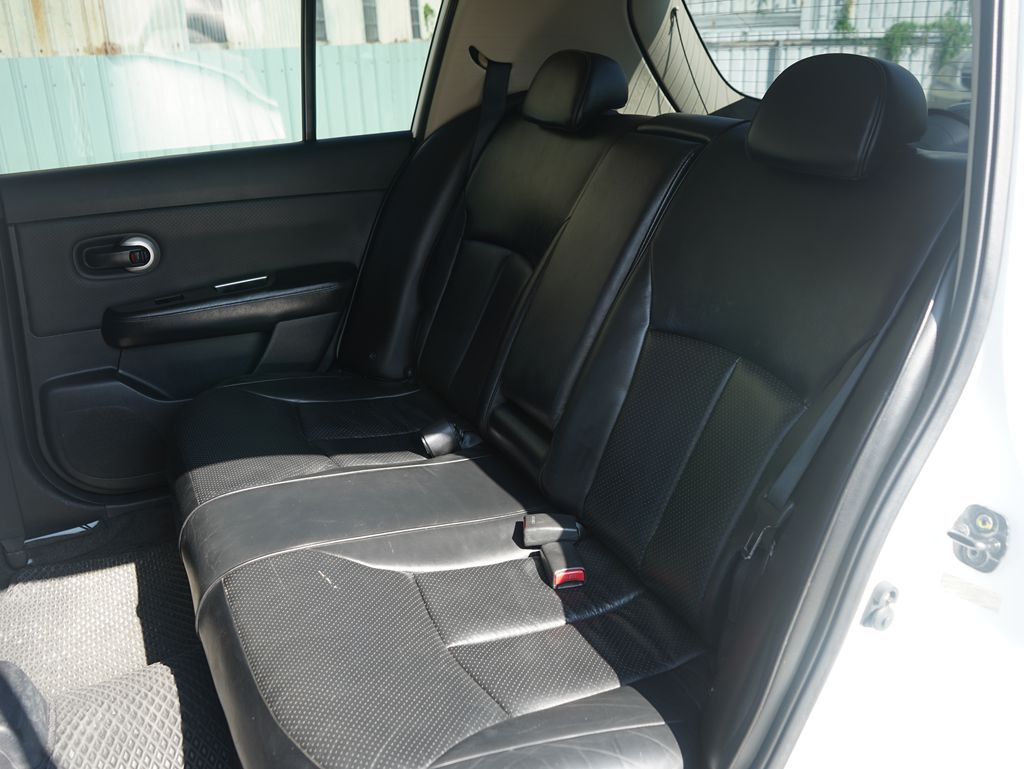 2010 Nissan 日產 Tiida 1.8 5D B13