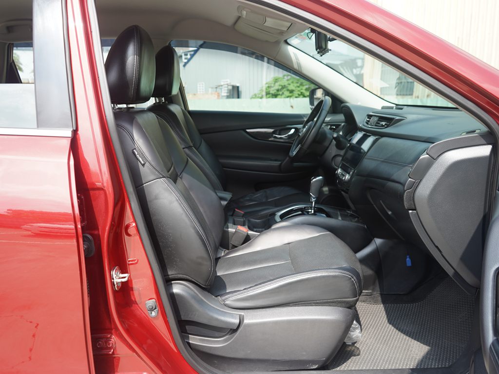 2019 Nissan X-Trail 2.0 2WD 玩美影音版13
